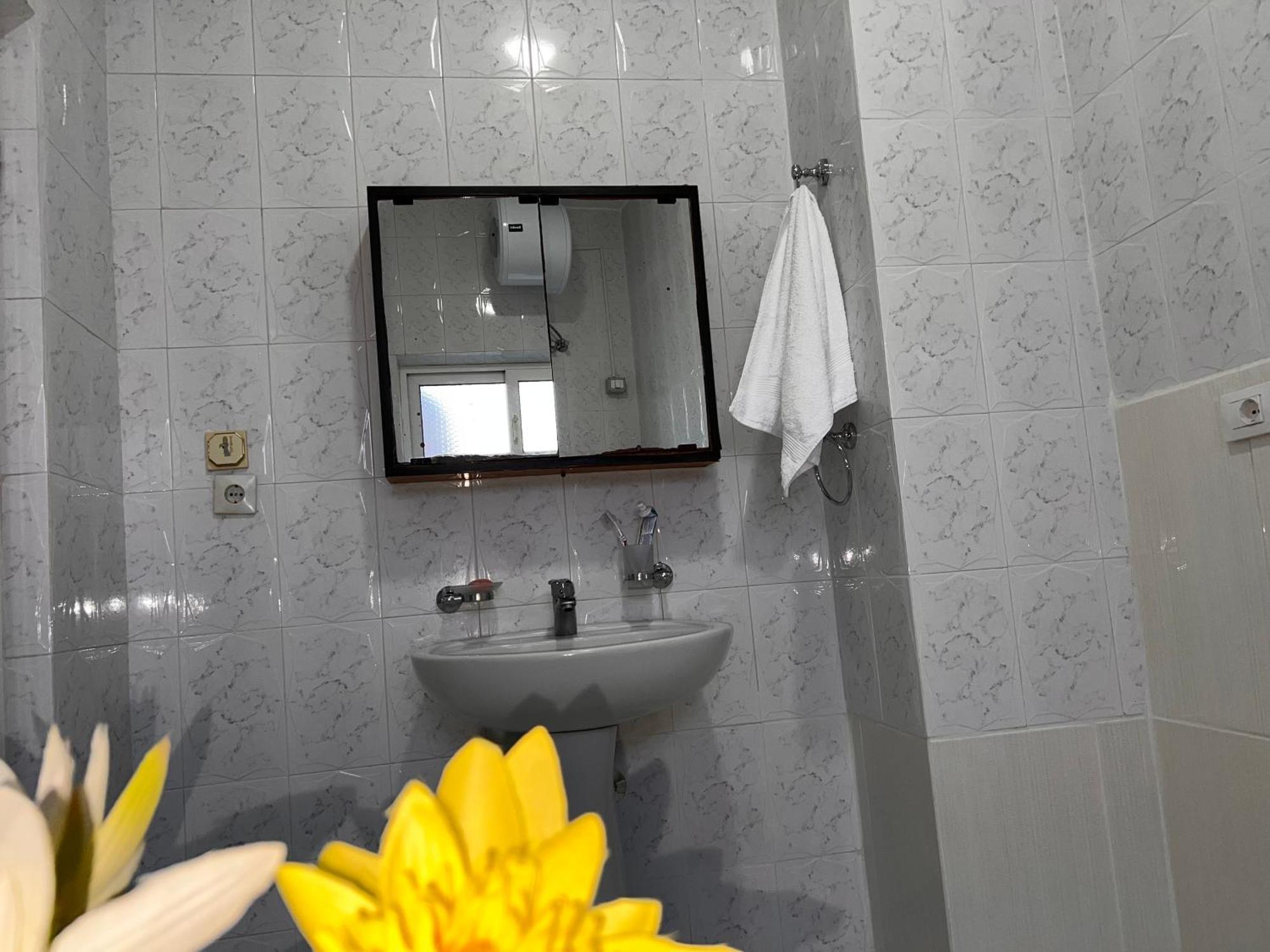 Berat Private Room In Haxhialiu Villa Kültér fotó