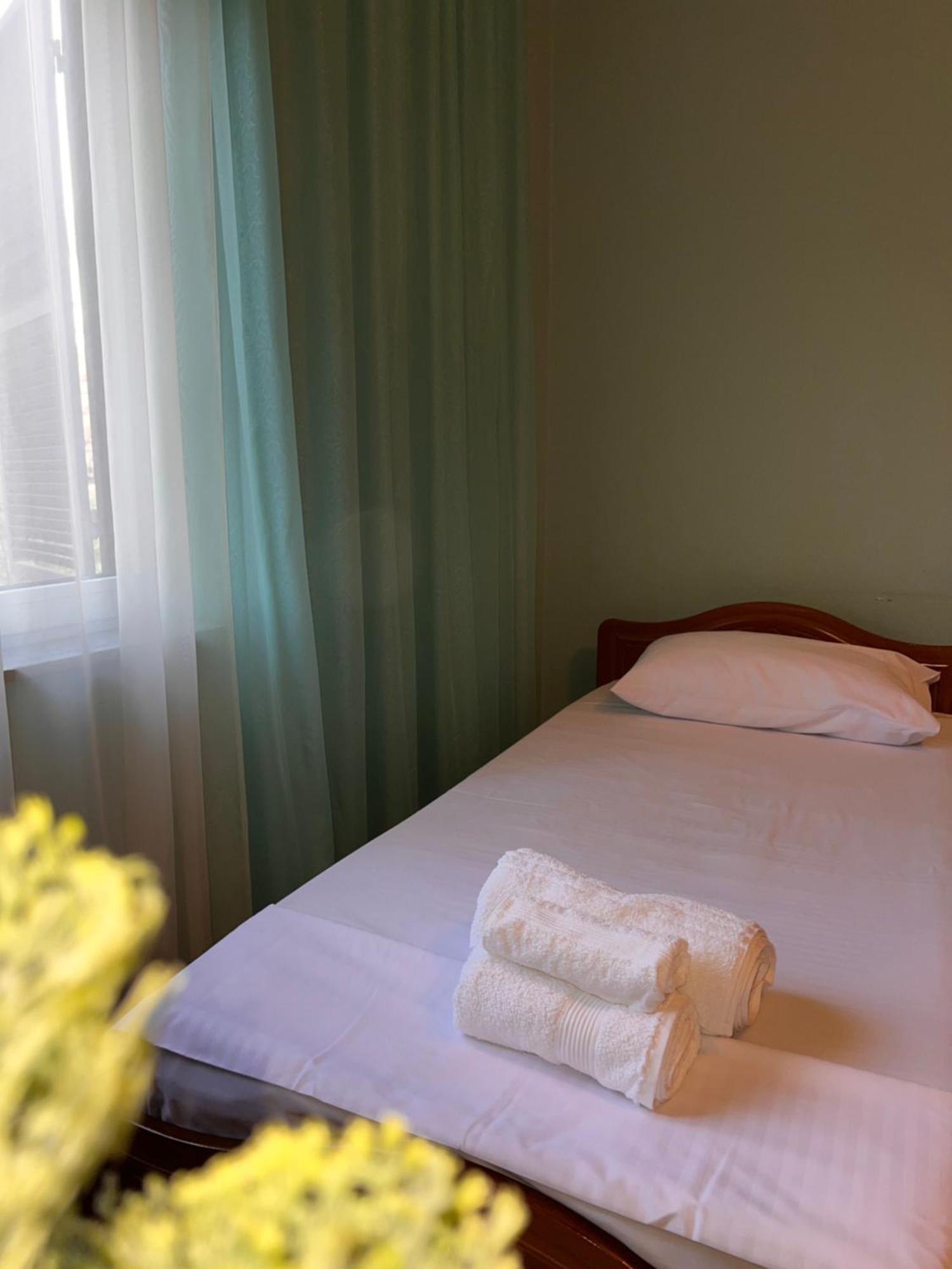 Berat Private Room In Haxhialiu Villa Kültér fotó