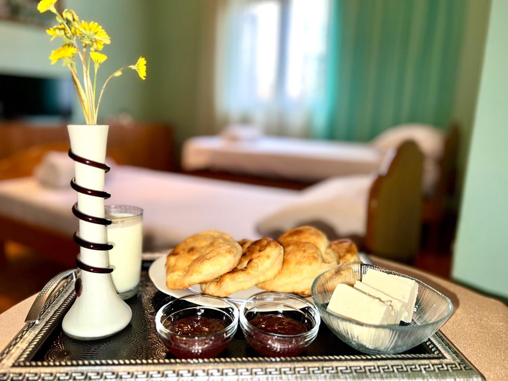 Berat Private Room In Haxhialiu Villa Kültér fotó