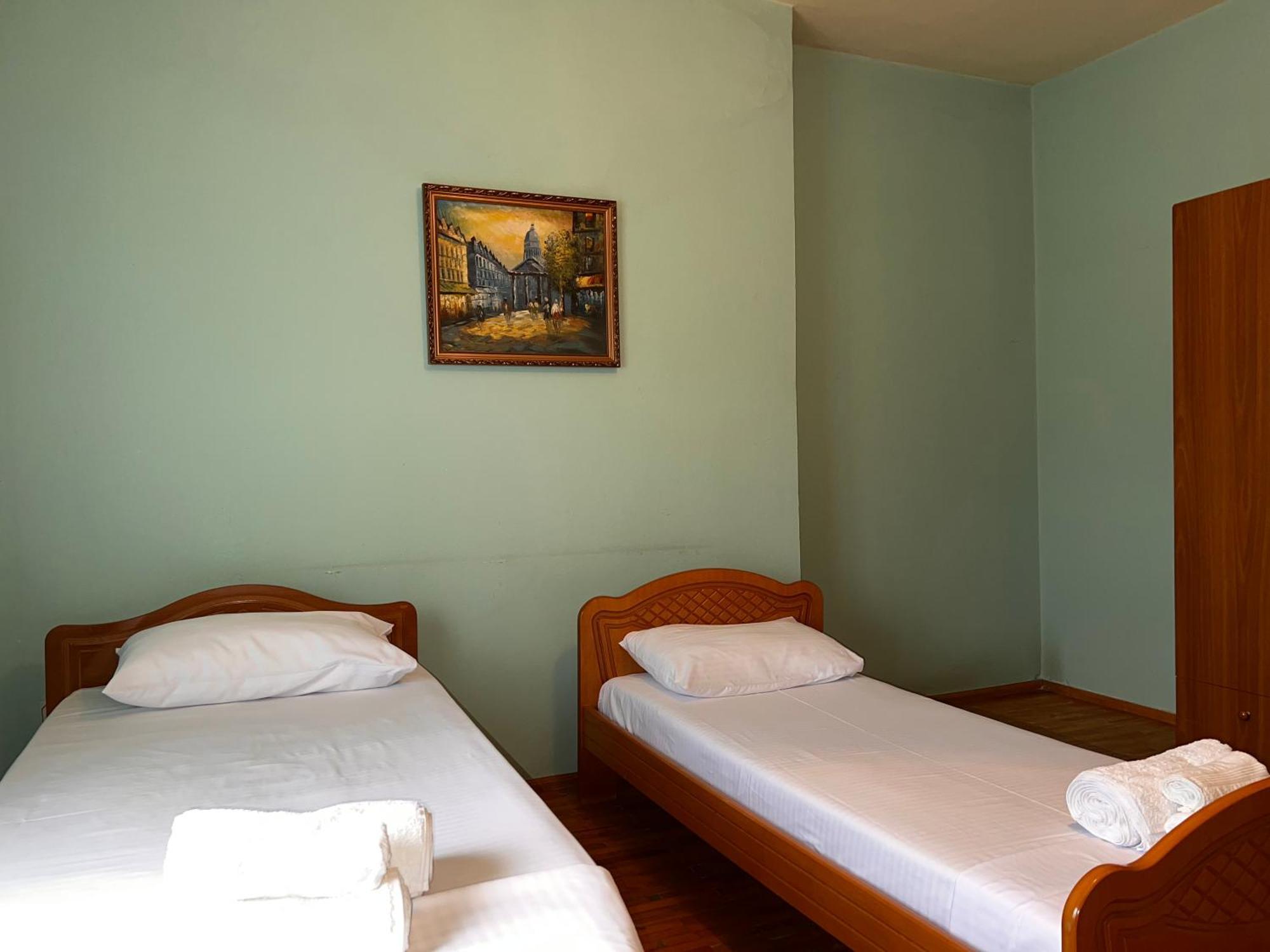 Berat Private Room In Haxhialiu Villa Kültér fotó